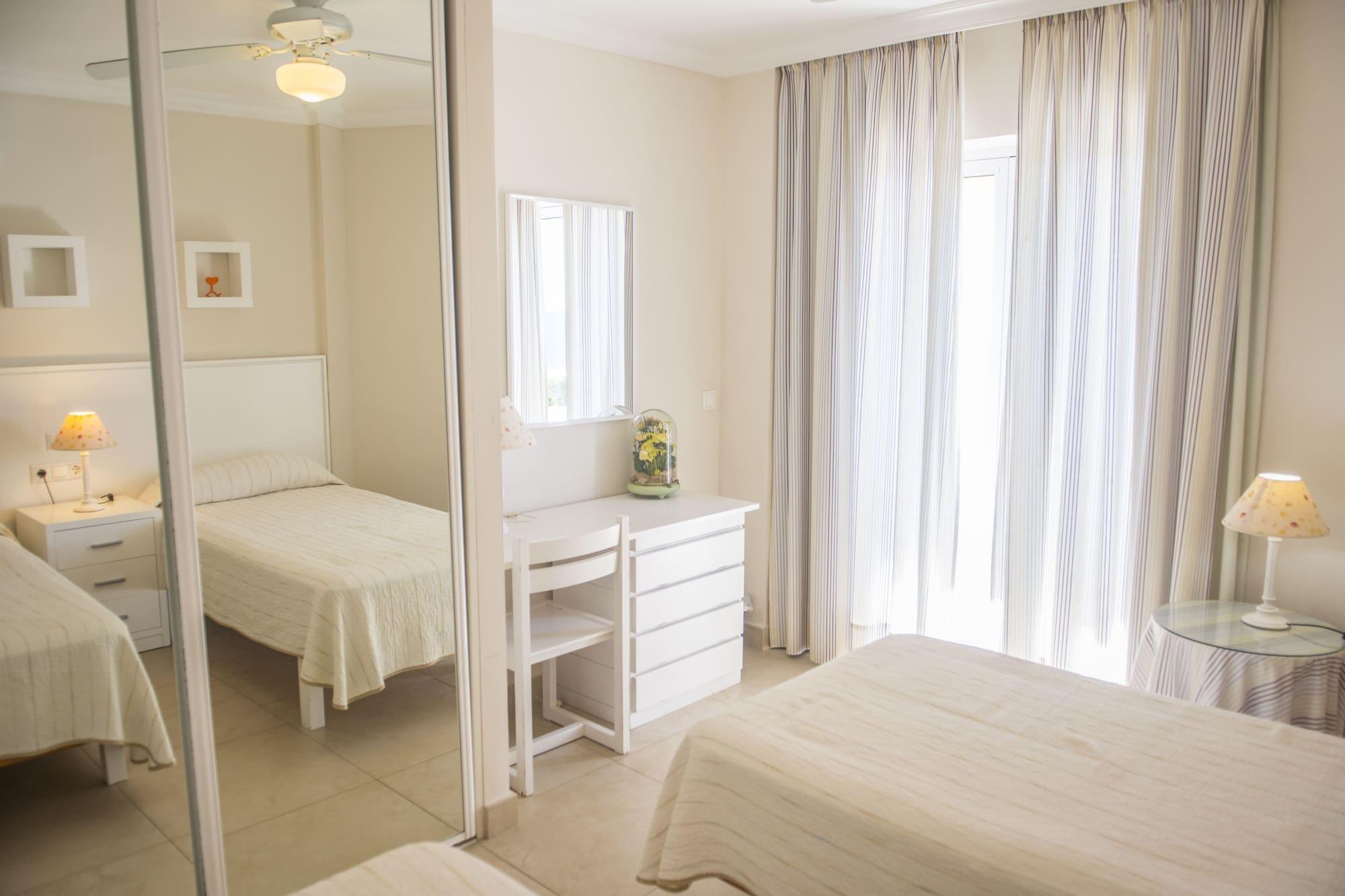 Hamilton Court Aparthotel Santo Tomas Exterior photo