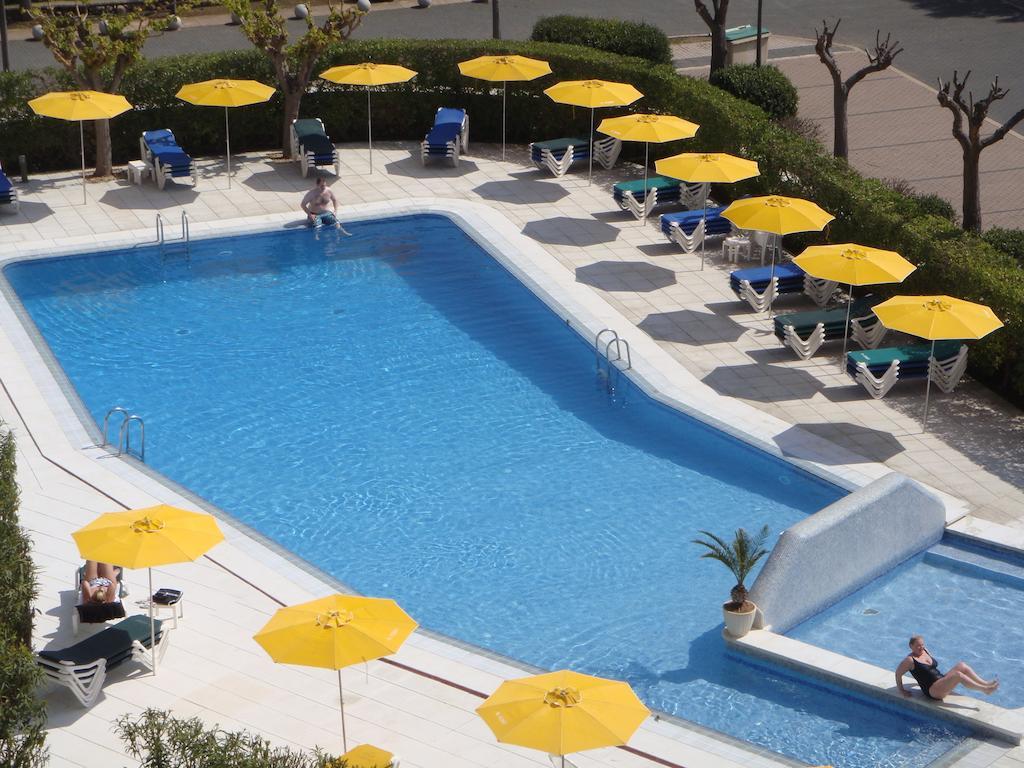 Hamilton Court Aparthotel Santo Tomas Exterior photo