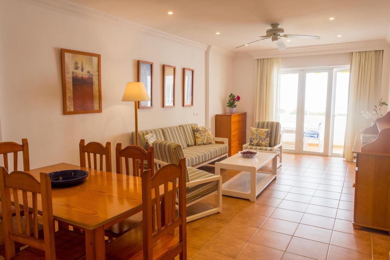 Hamilton Court Aparthotel Santo Tomas Exterior photo